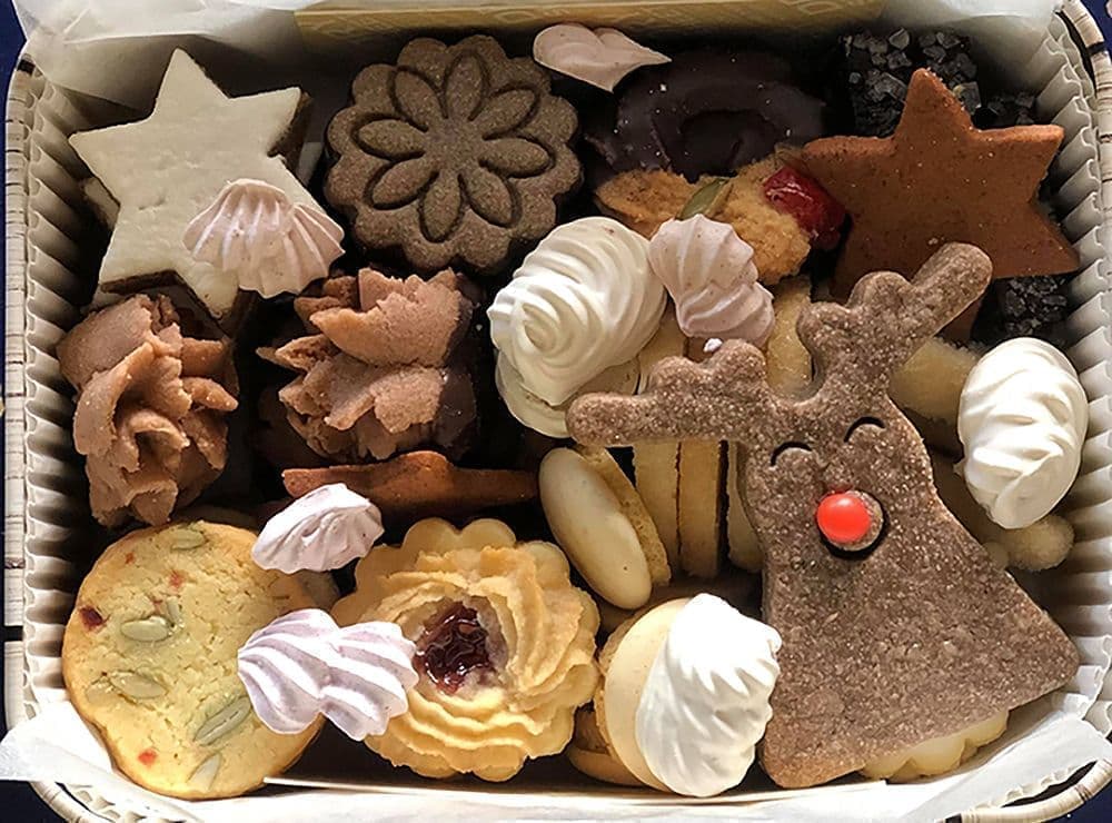 クッキー缶トナカイ